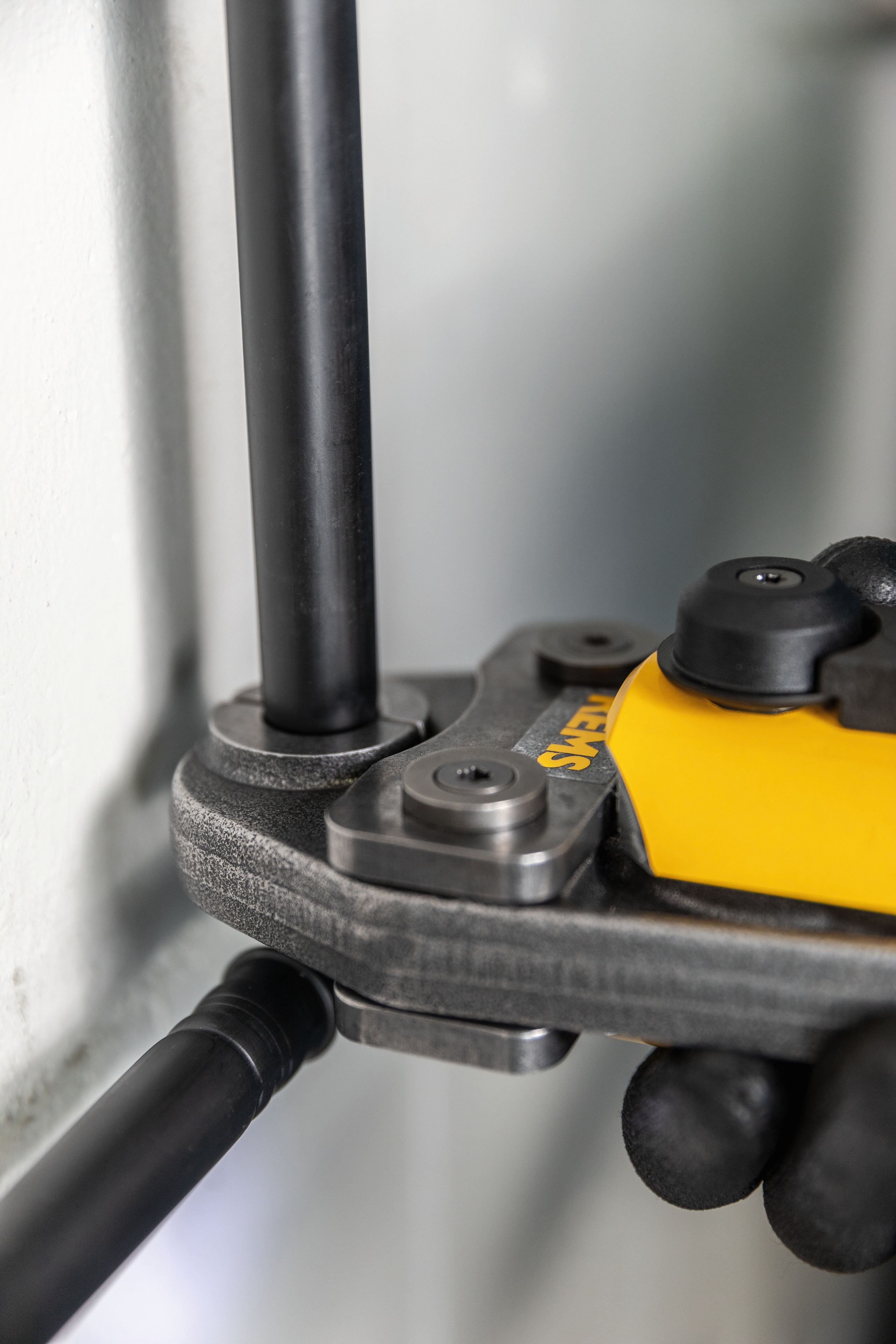 Akumulatorovy-lis-Akku-press-22-V-ACC-WHITE-Basic-pack